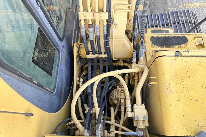 OmecoHub - Immagine KOMATSU PC130-6